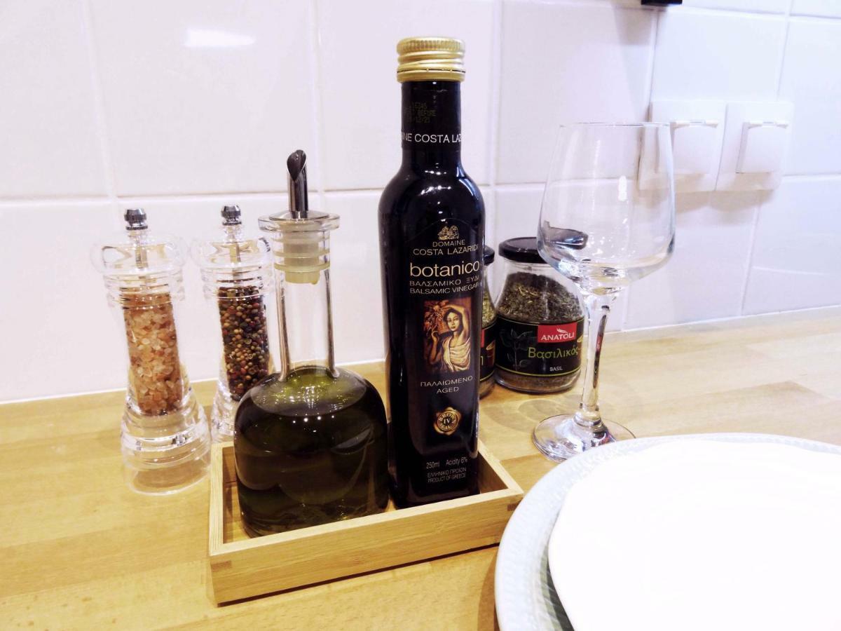 The Cucuwow Apartment Атина Екстериор снимка